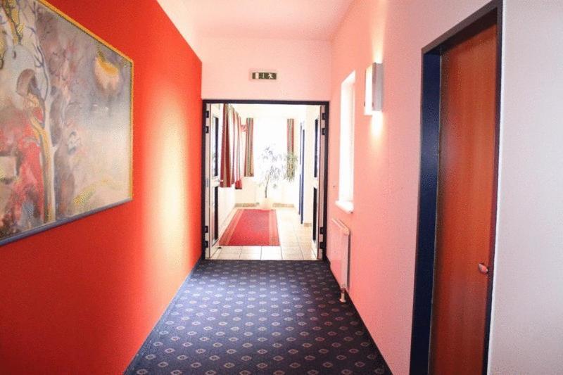 Hotel Servus Europa Suben מראה חיצוני תמונה