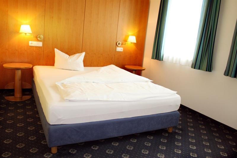Hotel Servus Europa Suben מראה חיצוני תמונה